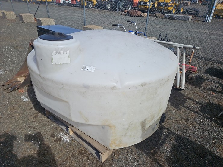 425-gallon-poly-tank-image-1