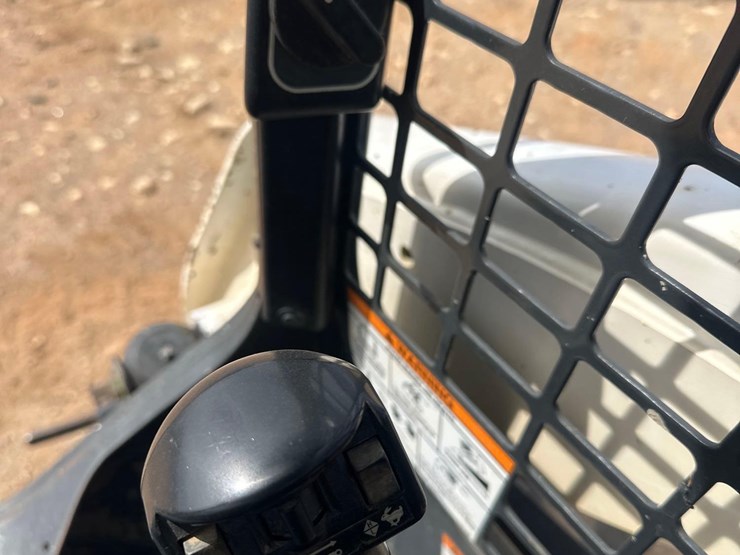 2016-bobcat-s650-image-18
