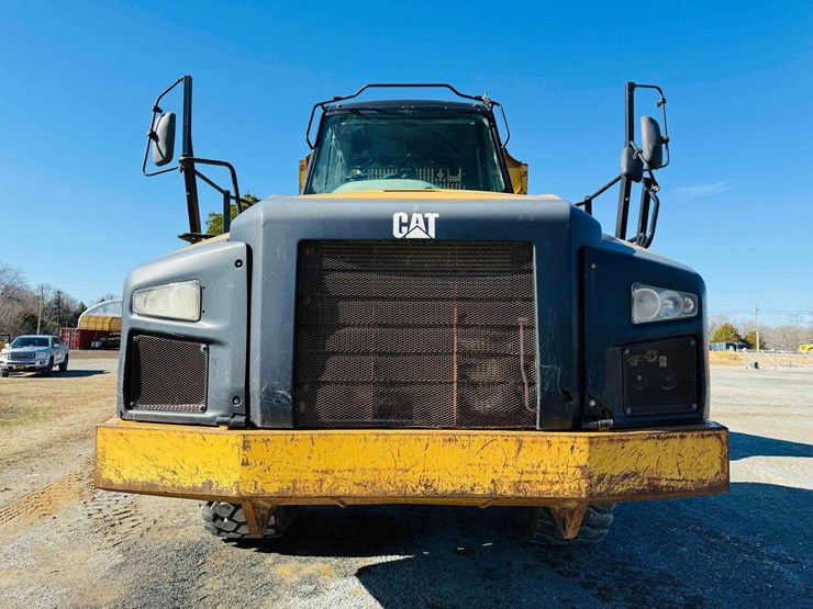 2015-caterpillar-735b-image-8