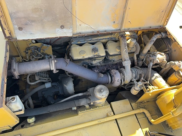 caterpillar-d400d-image-14