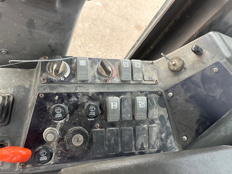 2007-volvo-g720b-image-10