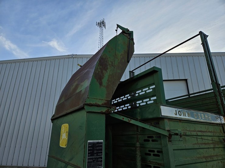 john-deere-100-image-15