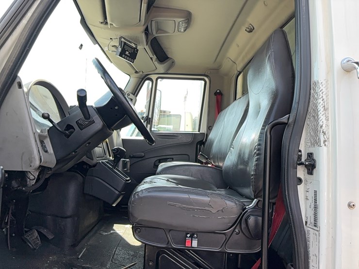 2015-international-durastar-4300-image-12