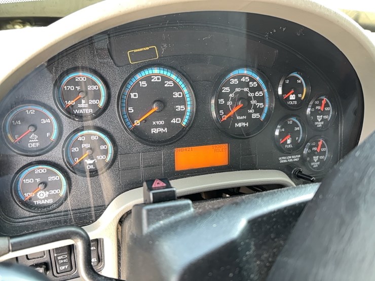 2016-international-durastar-4300-image-13