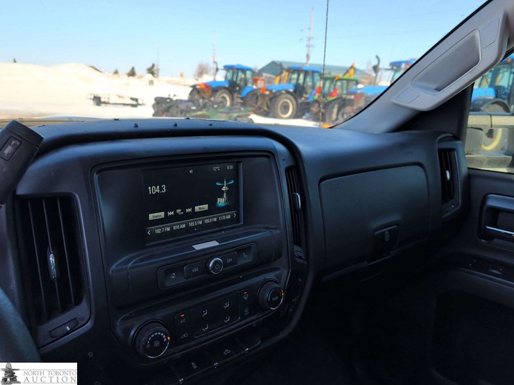 2016-chevrolet-silverado-2500hd-image-18