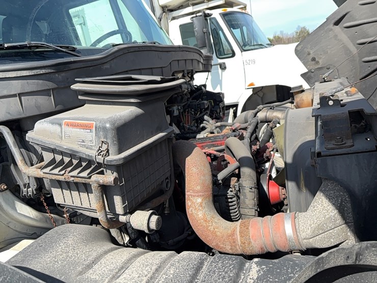 2015-international-durastar-4300-image-23