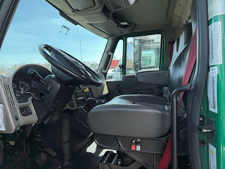 2016-international-durastar-4300-image-10