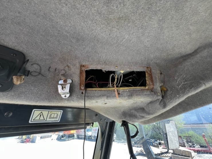 2013-caterpillar-740b-image-60