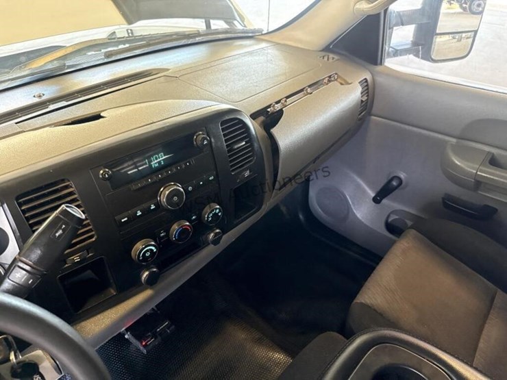 2008-chevrolet-silverado-3500hd-image-18