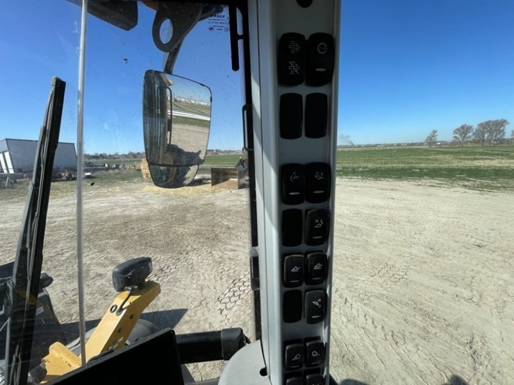 2023-volvo-l70h-image-34