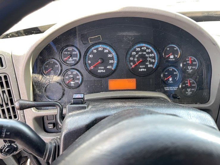 2015-international-durastar-4300-image-21