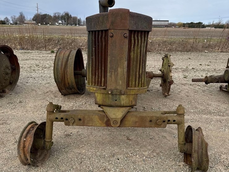 john-deere-720-image-2