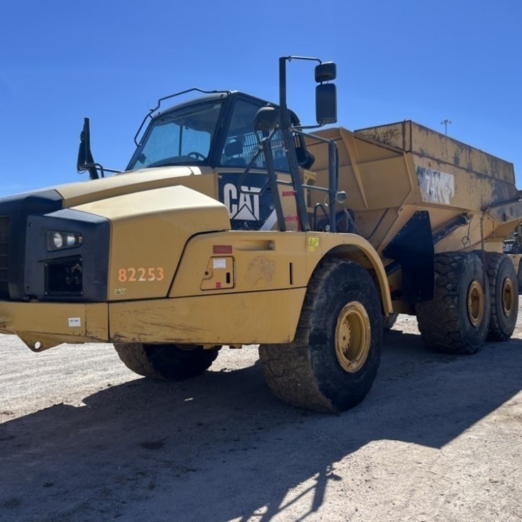 2012 CATERPILLAR 740B