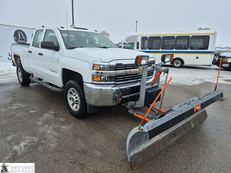 2016-chevrolet-silverado-2500hd-image-3
