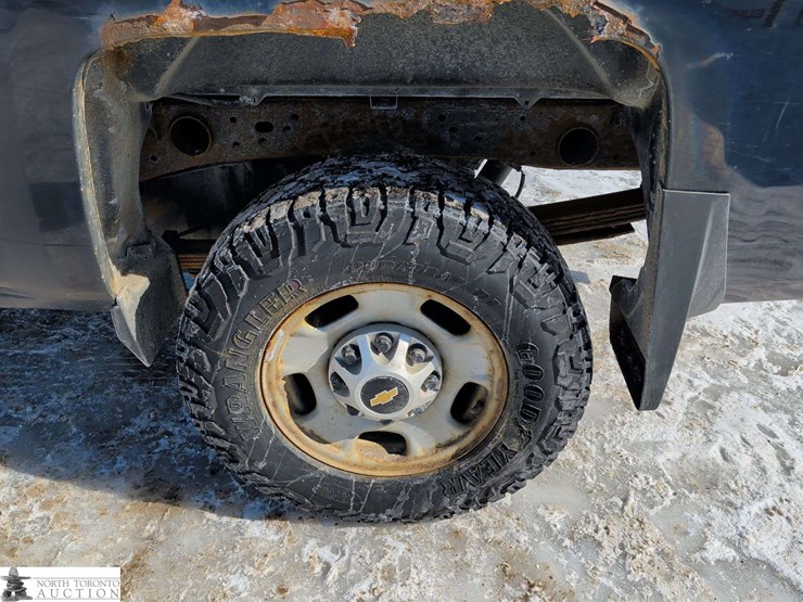 2016-chevrolet-silverado-2500hd-image-12