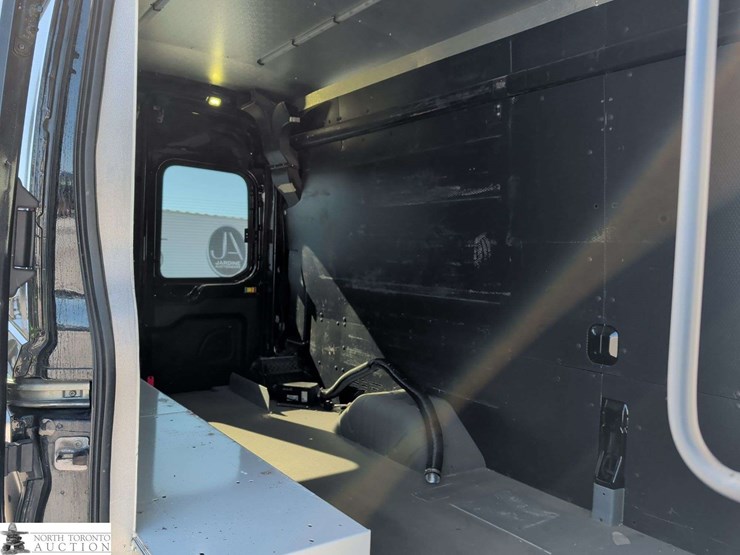 2017-ford-transit-image-29