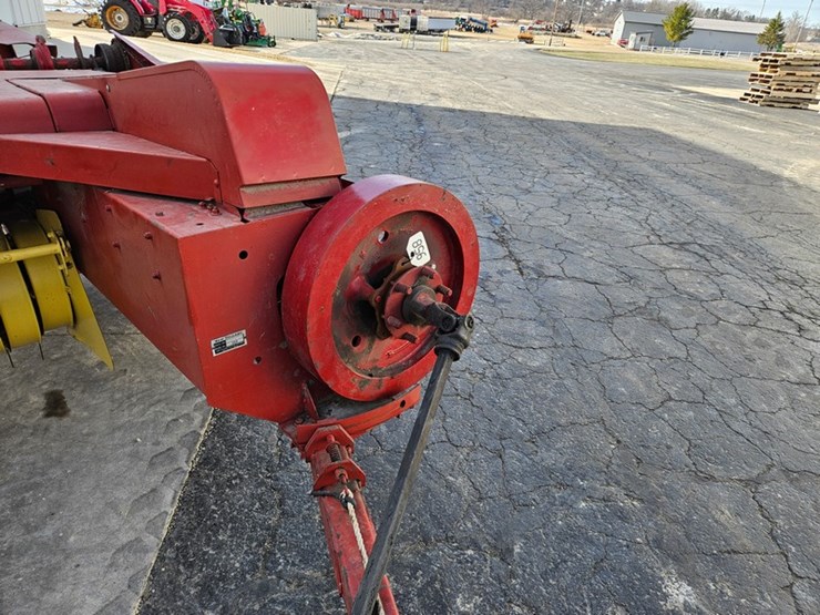 new-holland-268-image-10