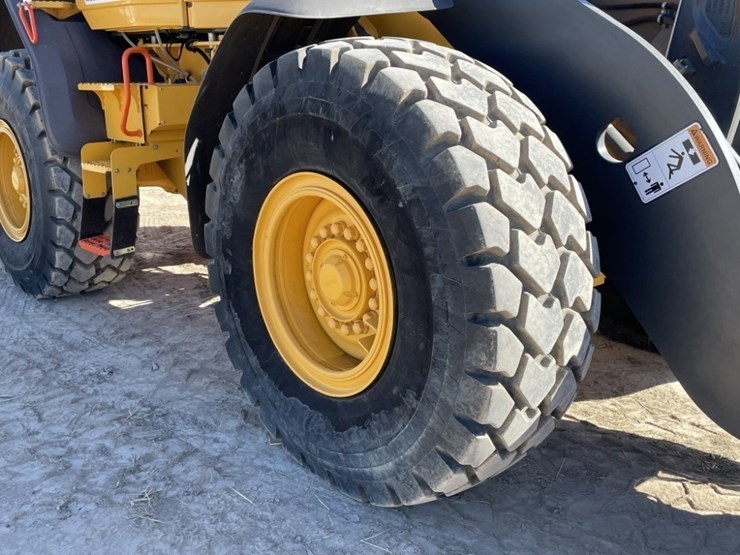 2023-volvo-l70h-image-11