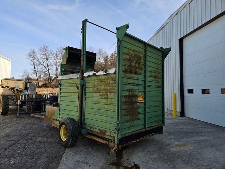 john-deere-100-image-3