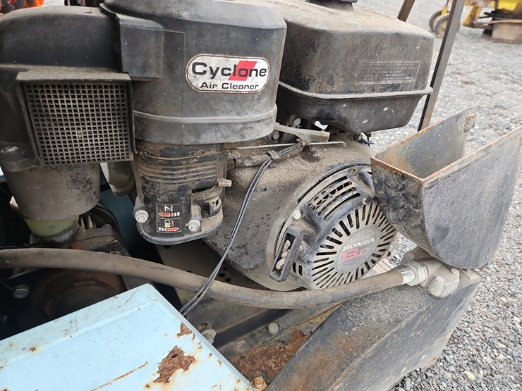 target-pac-iv-walk-behind-road-saw-image-3