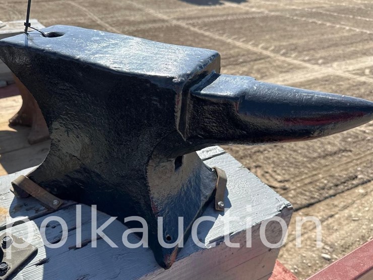 1723---19.5"-x-5"-anvil---from-the-harlan-beer-estate-image-1