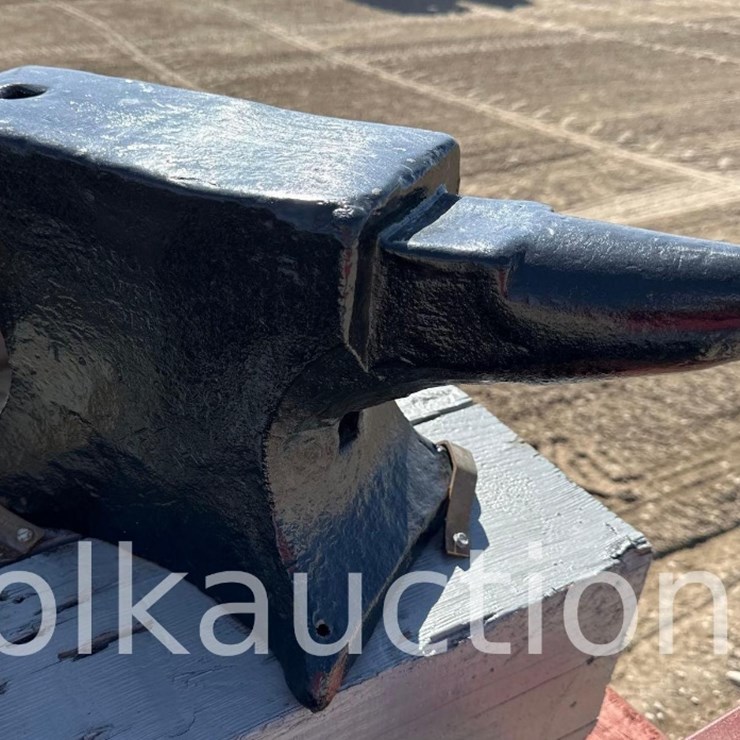 1723 - 19.5" x 5" ANVIL - FROM THE HARLAN BEER ESTATE