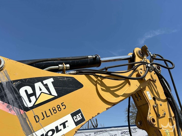 2011-caterpillar-420e-image-26