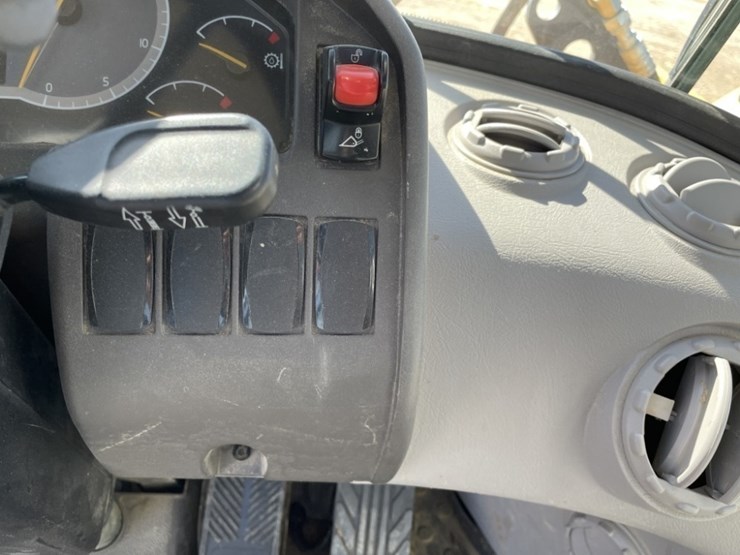 2023-volvo-l70h-image-43