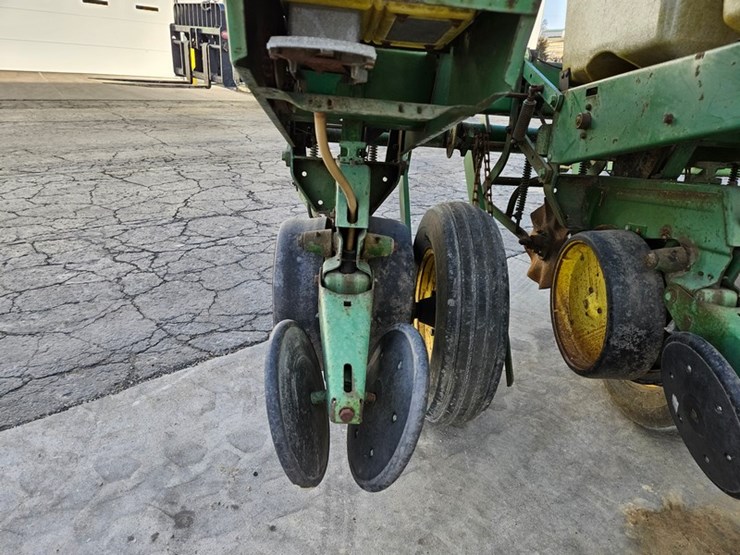 john-deere-7000-image-34