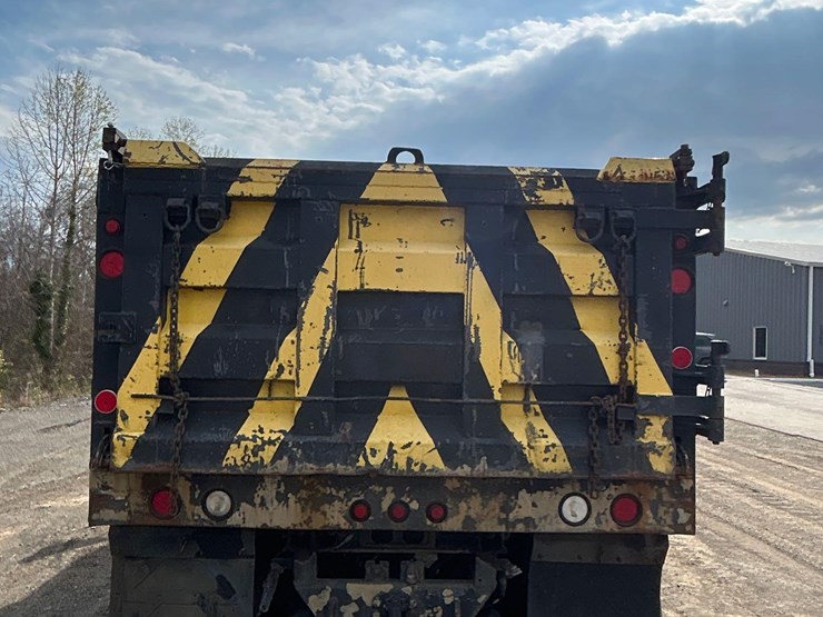 2007-sterling-l9500-image-18