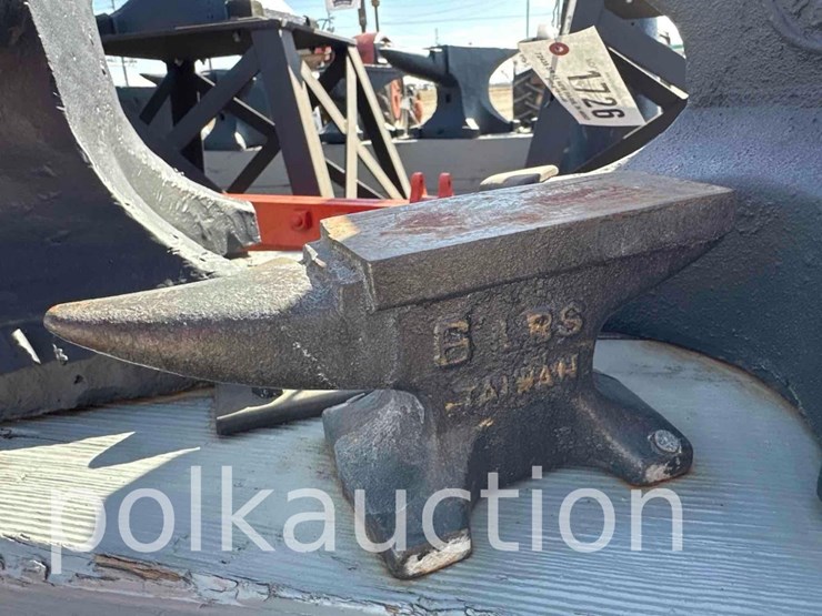 1734---(4)-small-anvils---from-the-harlan-beer-estate-image-4