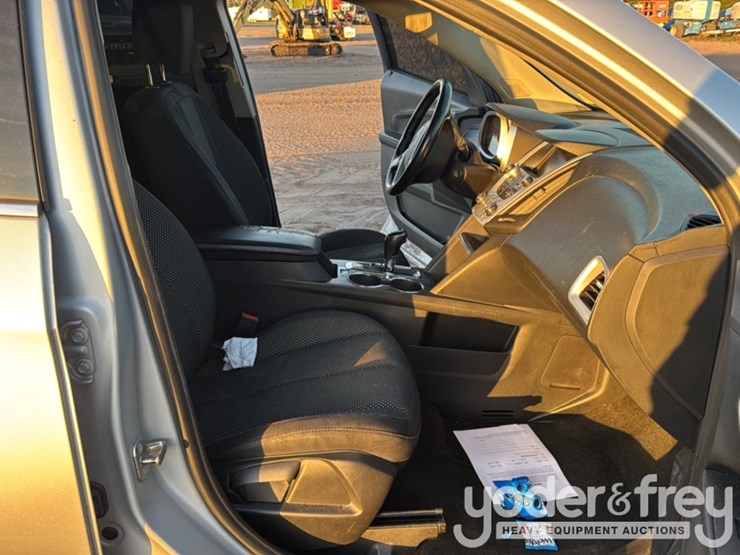 2017-chevrolet-equinox-image-12