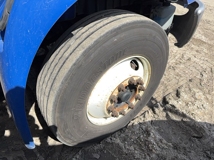 2017-international-durastar-4300-image-10