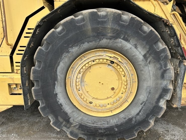 2009-caterpillar-ad55b-image-9