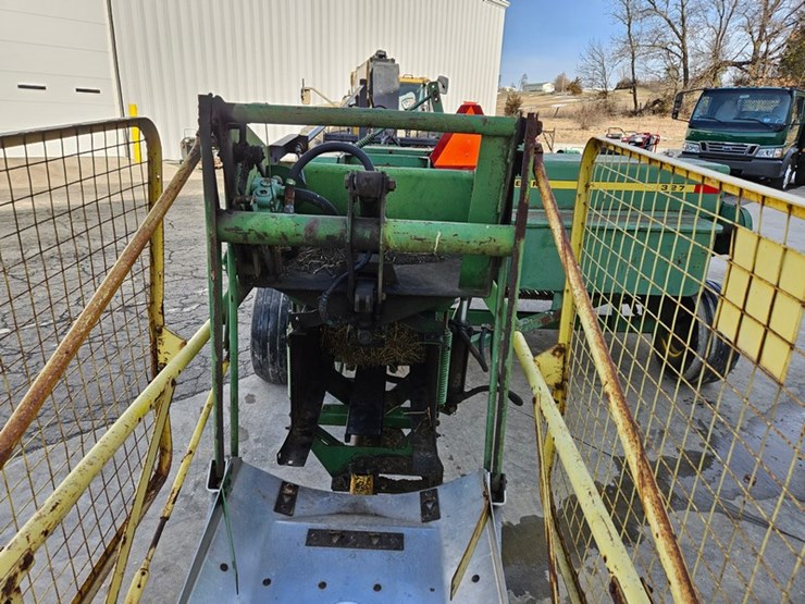 john-deere-327-image-28