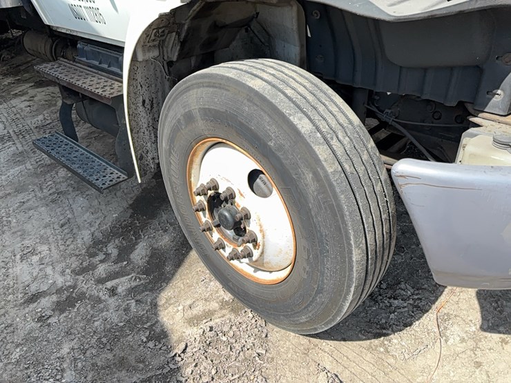 2017-international-durastar-4300-image-18