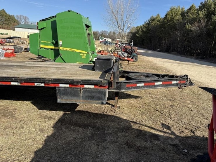 2012-pj-tilt-bed-trailer-image-4