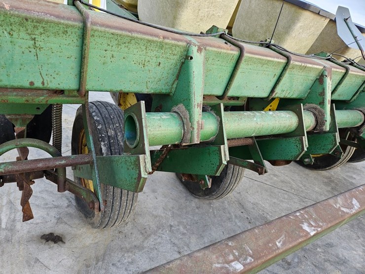 john-deere-7000-image-36