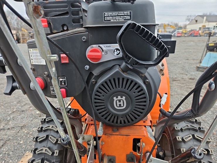 husvarna-st327p-snow-blower-image-4
