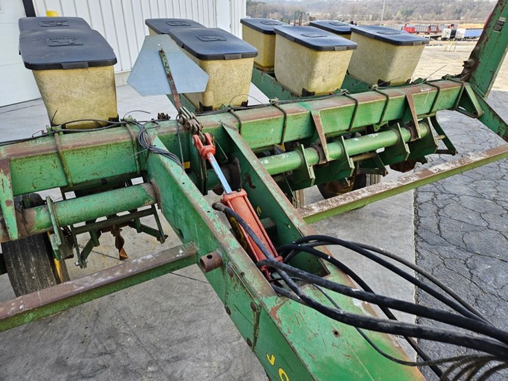 john-deere-7000-image-11