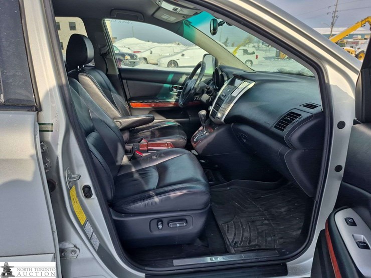 2005-lexus-rx330-image-23