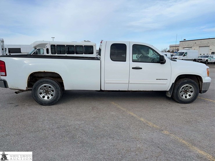 2011-gmc-sierra-1500-image-6
