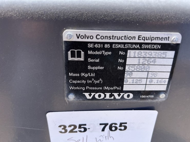 2022-volvo-ecr25d-image-36