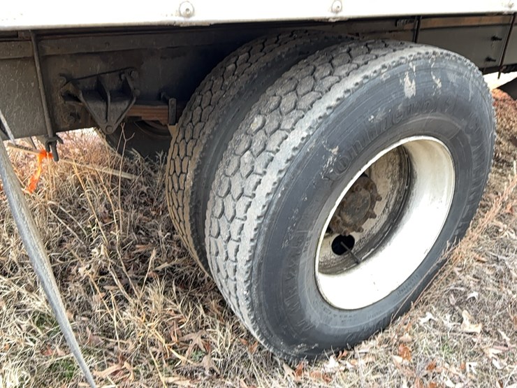 2017-international-durastar-4300-image-8