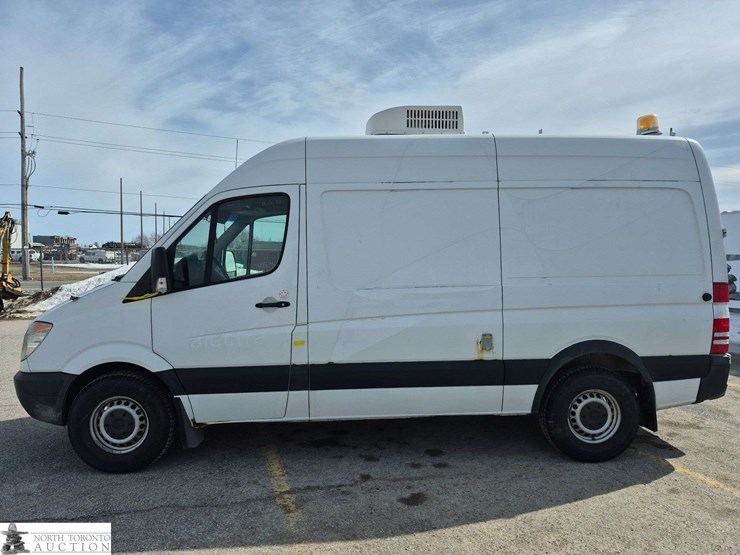 2013-mercedes-benz-sprinter-2500-image-8