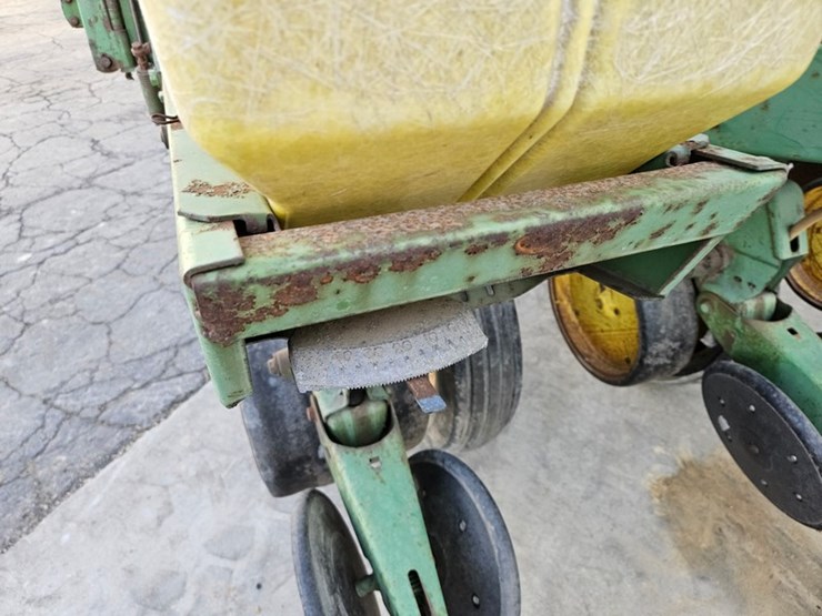 john-deere-7000-image-39