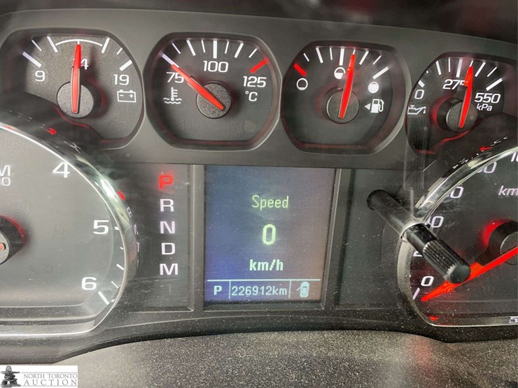 2015-chevrolet-silverado-1500-image-8