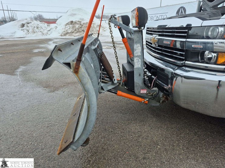 2016-chevrolet-silverado-2500hd-image-33