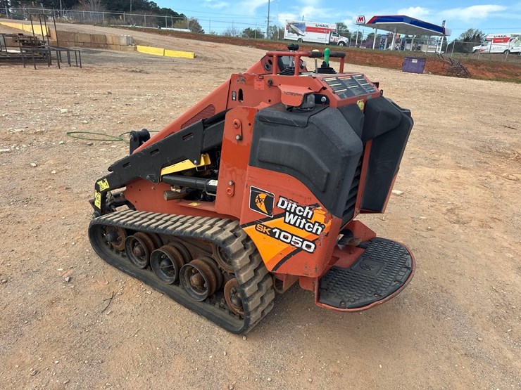 2017-ditch-witch-sk1050-image-7