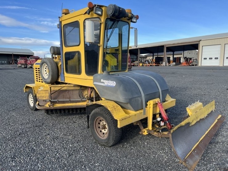 2015-superior-broom-dt80j-image-7